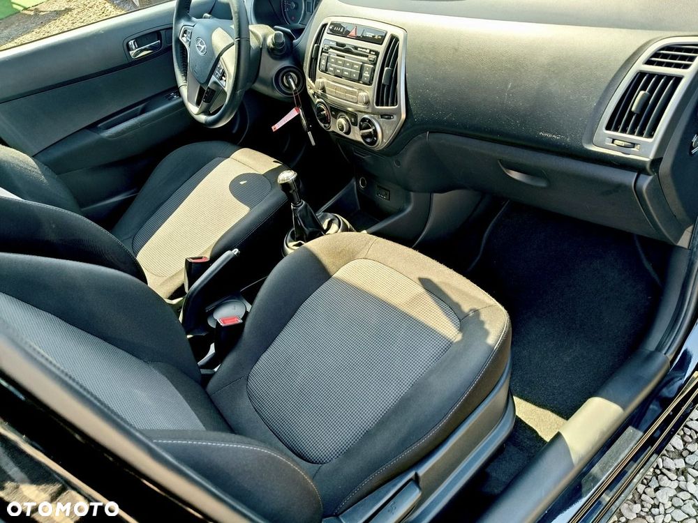 Hyundai i20 - 12
