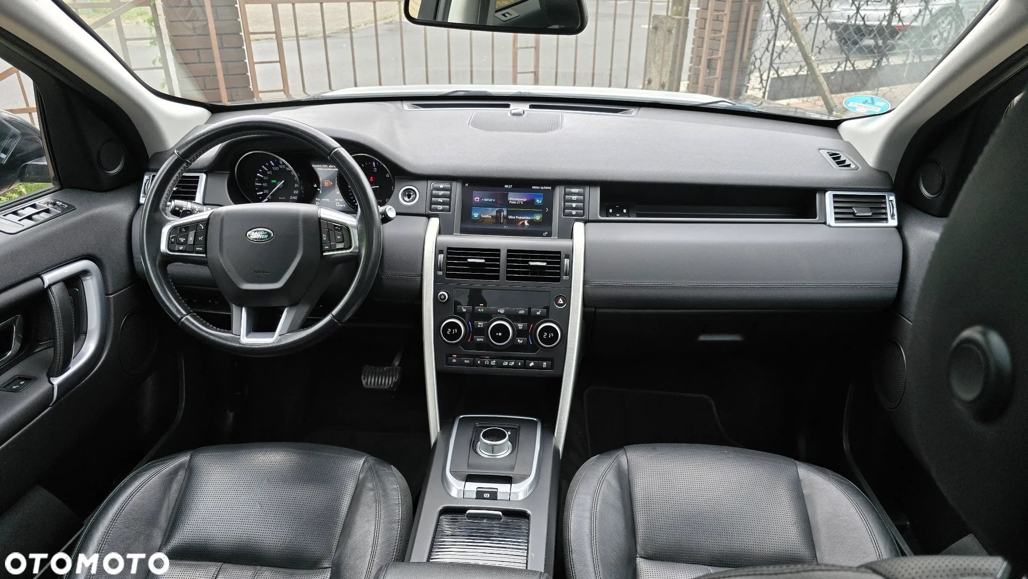 Land Rover Discovery Sport 2.0 D180 R-Dynamic HSE - 12