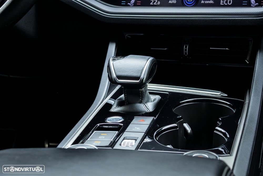 VW Touareg 3.0 TDI V6 R-Line - 20