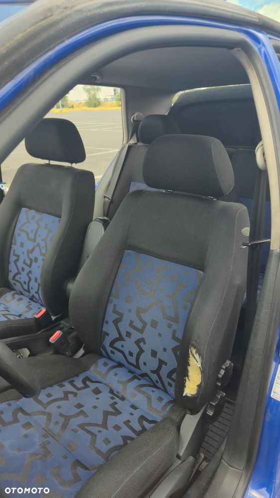 Volkswagen Golf 1.6 Comfortline - 25