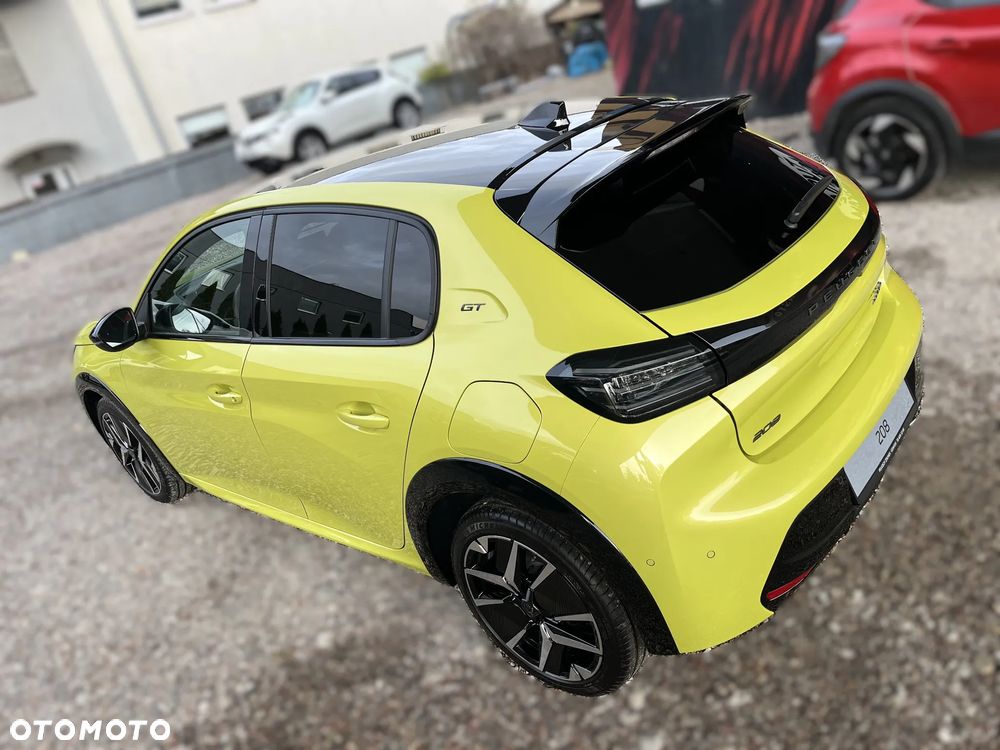 Peugeot 208 1.2 mHEV GT - 8