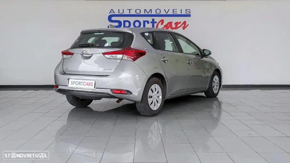 Toyota Auris - 2