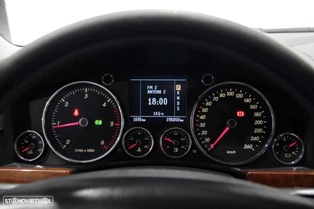 VW Touareg 3.0 TDI V6 Tiptronic - 17