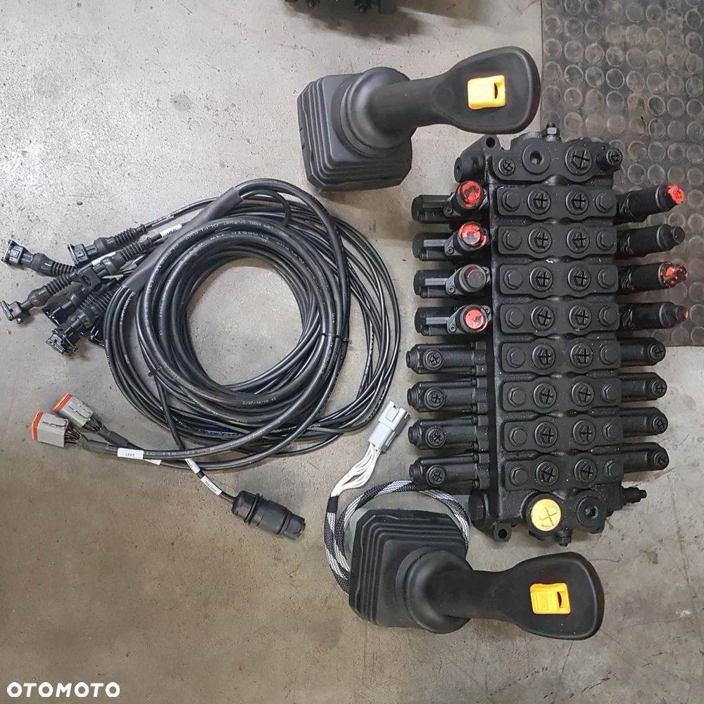 Rozdzielacz prehydrauliczny 8 sekcyjny - 4