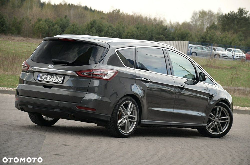 Ford S-Max - 11
