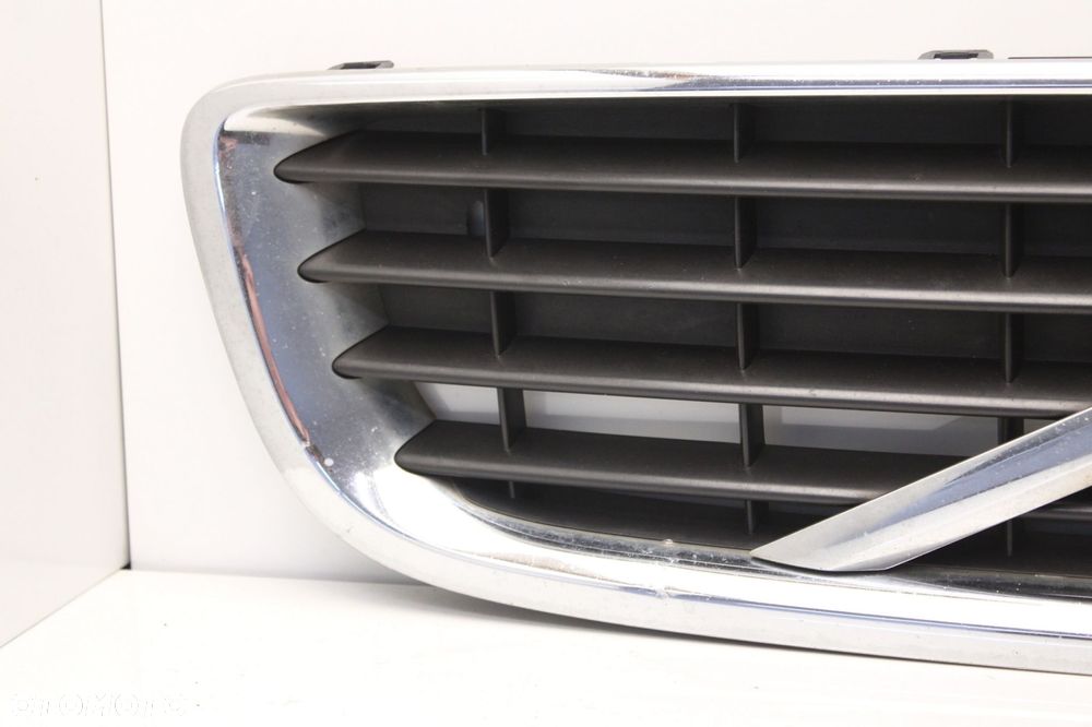 volvo v50 lift 07r- grill atrapa chłodnicy - 2