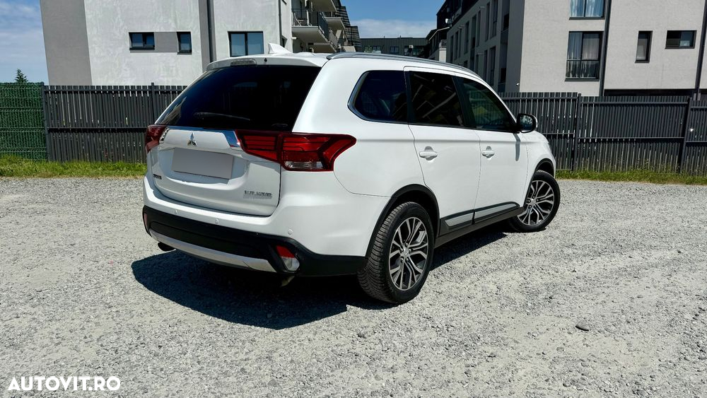 Mitsubishi Outlander - 5