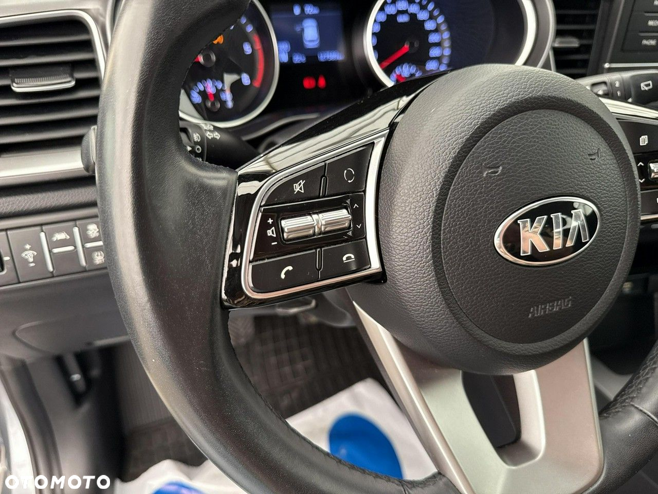 Kia Ceed - 24