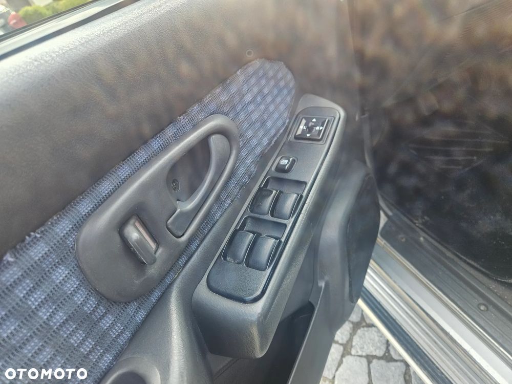 Mitsubishi L200 2.5 TDI GLS 4WD DoubleCab - 14