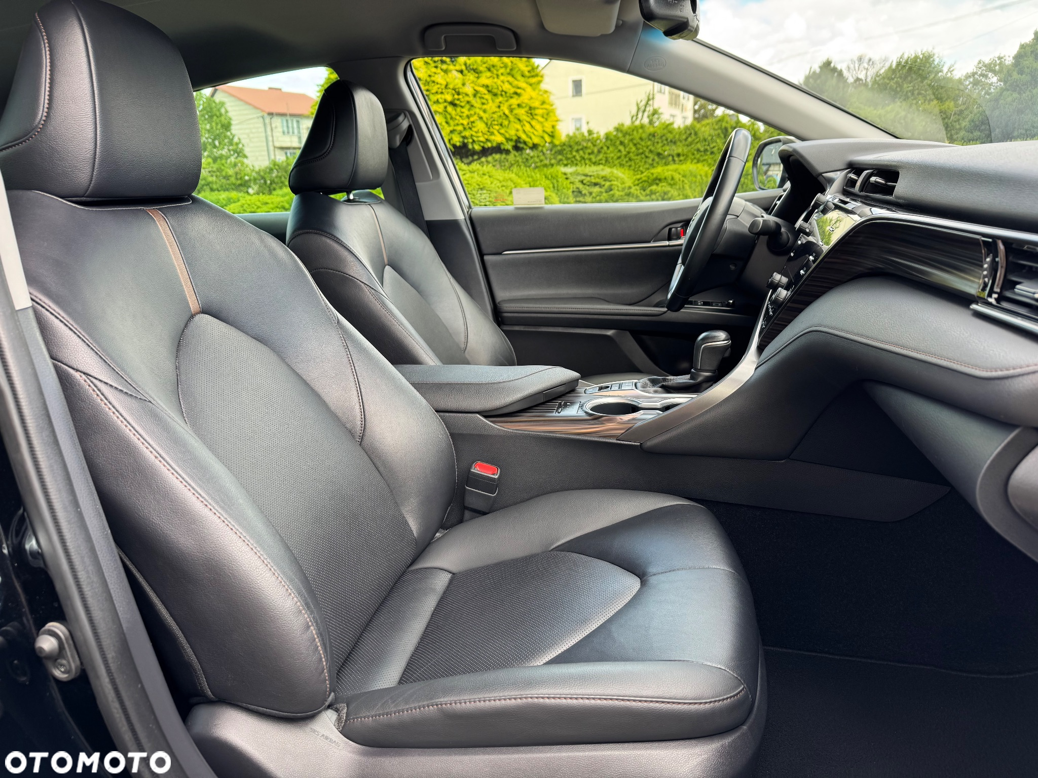 Toyota Camry 2.5 Hybrid Executive CVT - 18