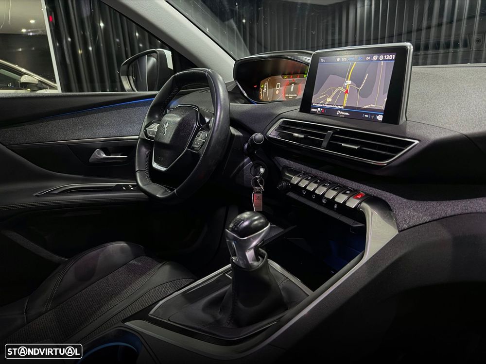 Peugeot 3008 1.2 PureTech Allure Pack - 28