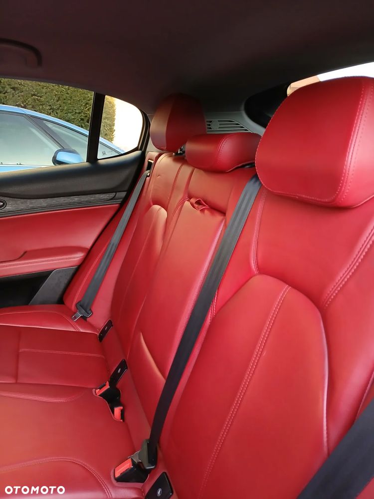 Alfa Romeo Stelvio - 21