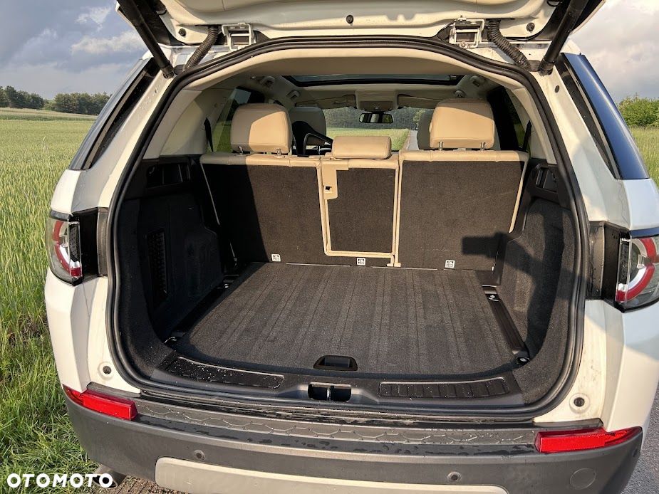 Land Rover Discovery Sport - 12