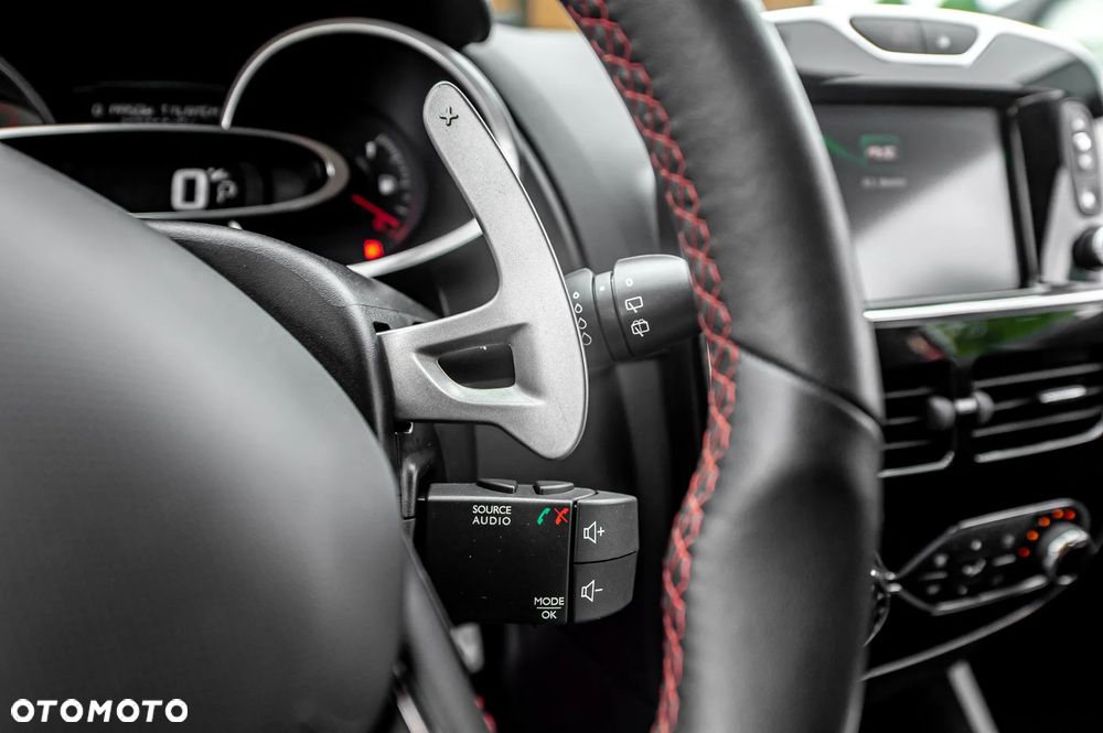 Renault Clio TCe 200 EDC Sport R.S - 22