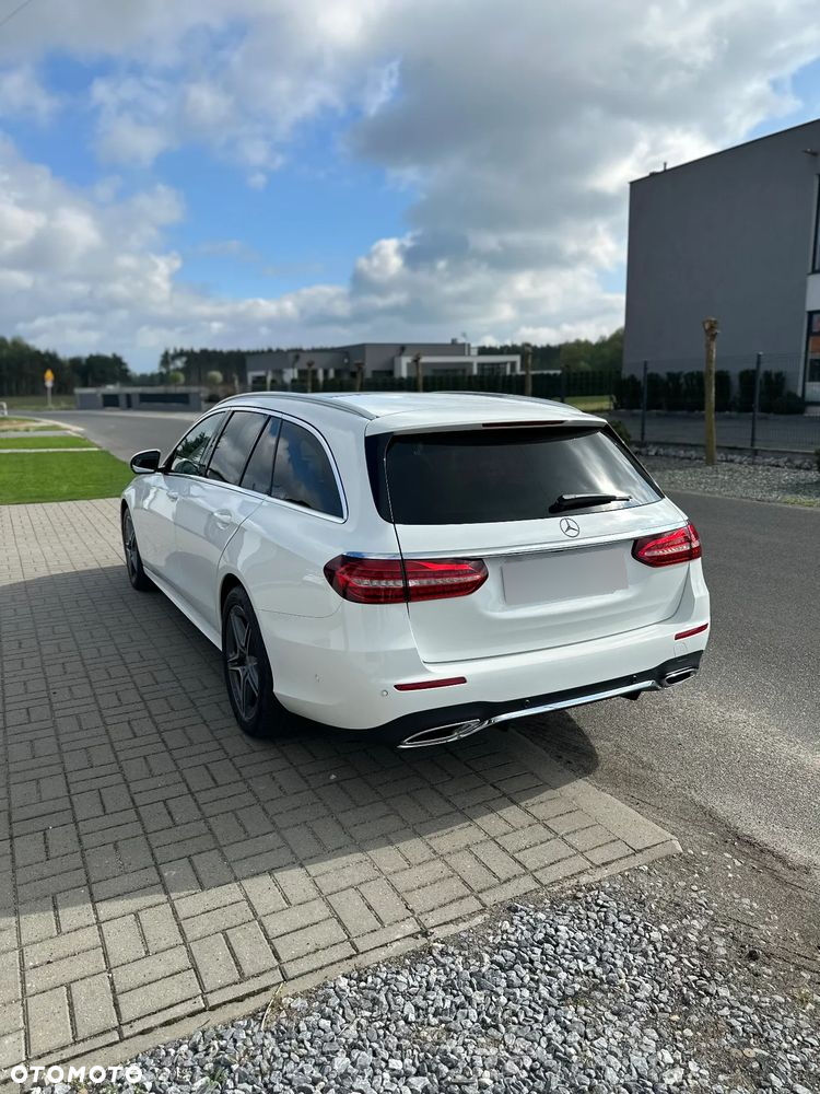 Mercedes-Benz Klasa E 300 d 4Matic T 9G-TRONIC AMG Line - 5