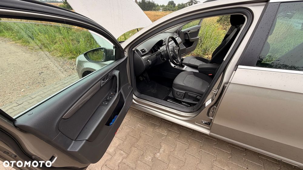 Volkswagen Passat 2.0 TDI BlueMotion Technology Highline - 12
