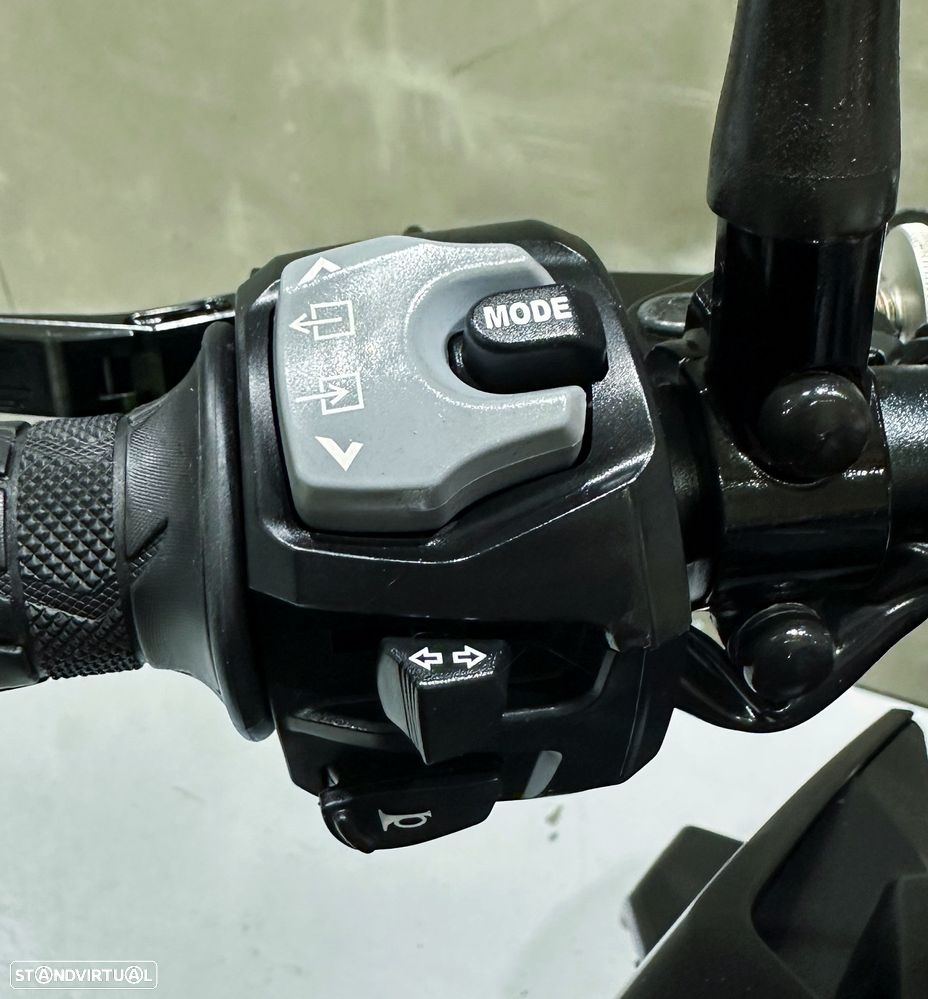 Suzuki GSX 1000 S - 15