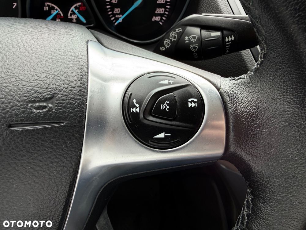 Ford Kuga 1.5 EcoBoost 2x4 Titanium - 20