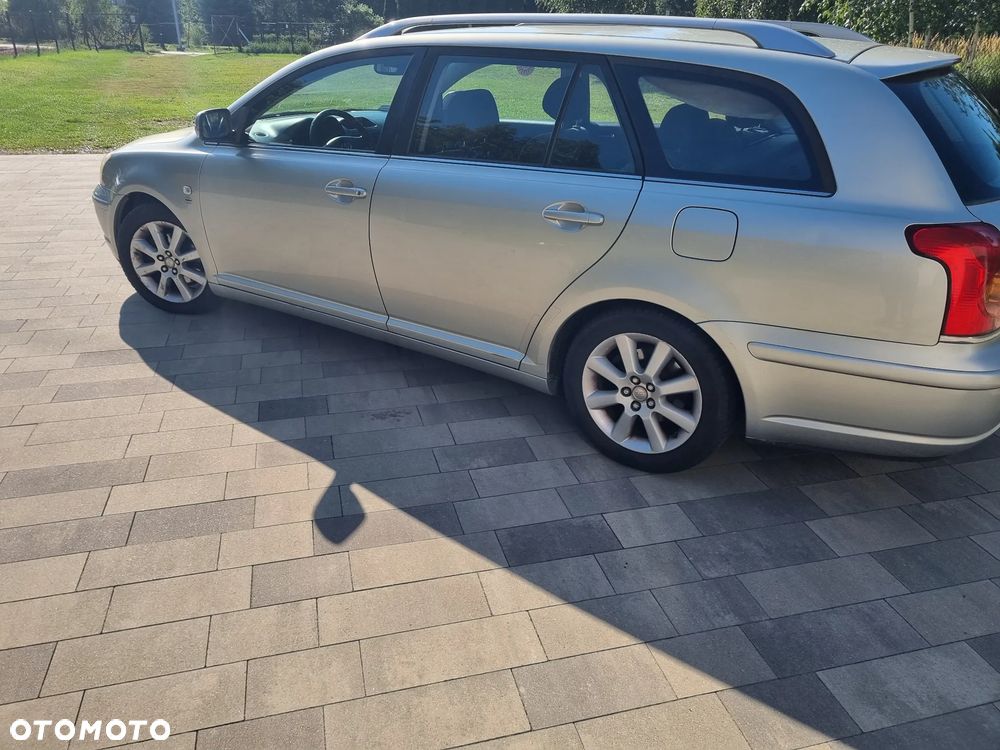 Toyota Avensis 1.8 VVT-i Combi - 1