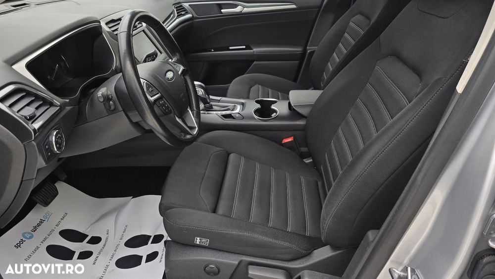 Ford Mondeo 2.0 HEV Trend - 12