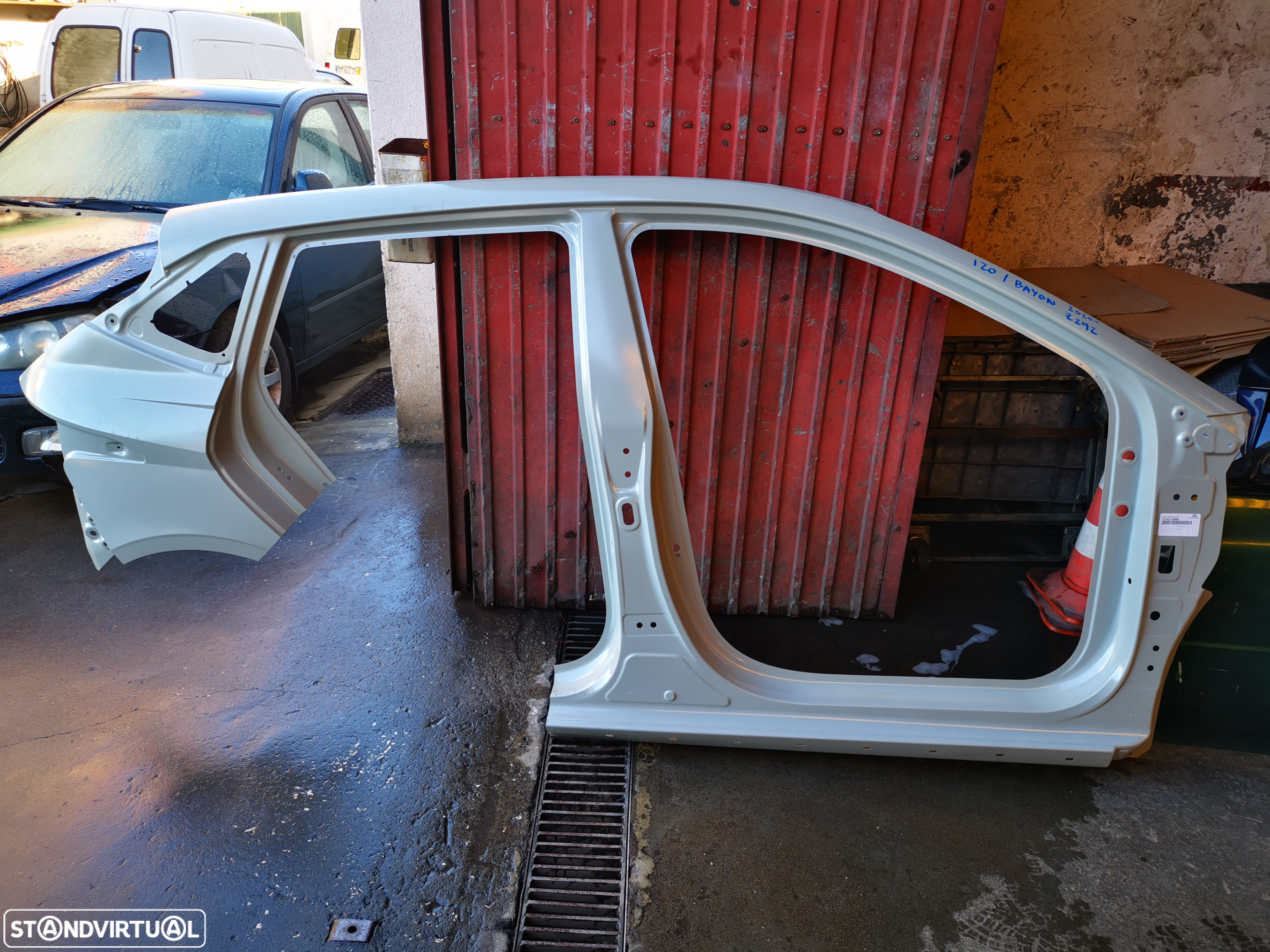 HYUNDAI I20 / BAYON PAINEL ILHARGA DIREITA - Z292 - 2