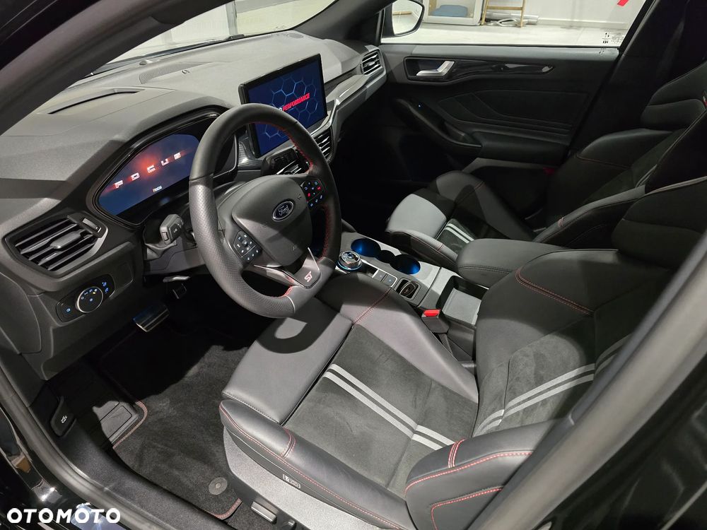 Ford Focus 2.3 EcoBoost ST X - 11