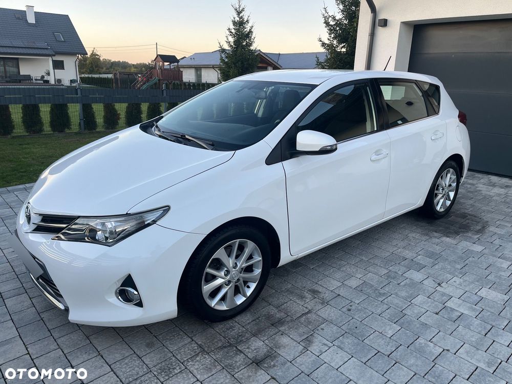 Toyota Auris - 1