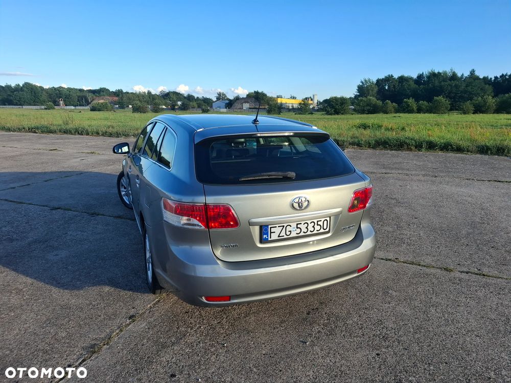 Toyota Avensis 2.0 D-4D Luna - 7