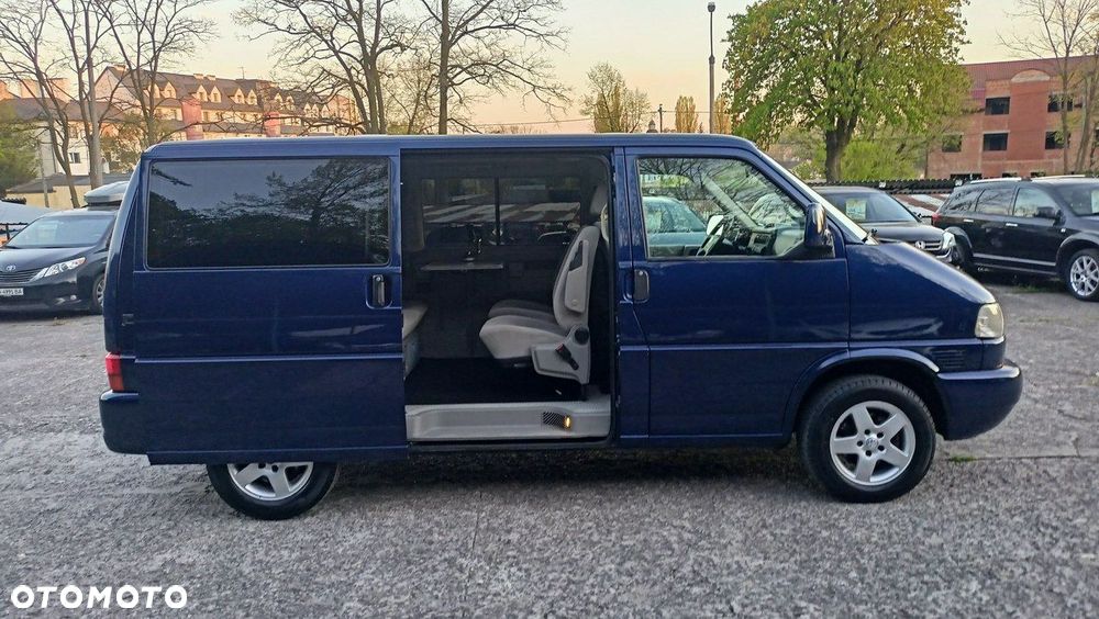Volkswagen Multivan - 2