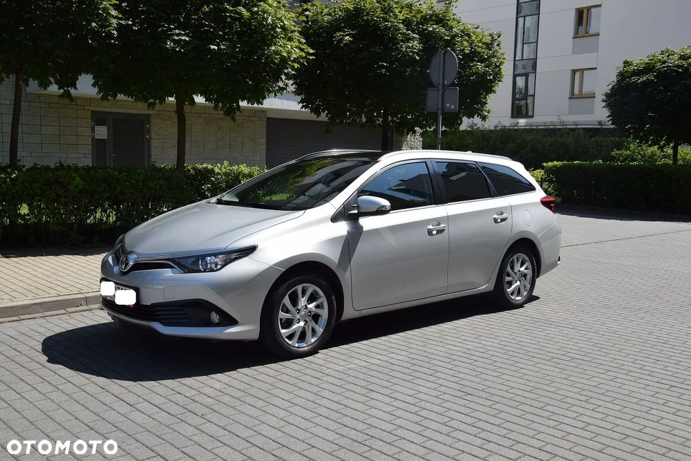 Toyota Auris 1.2 T Premium - 10