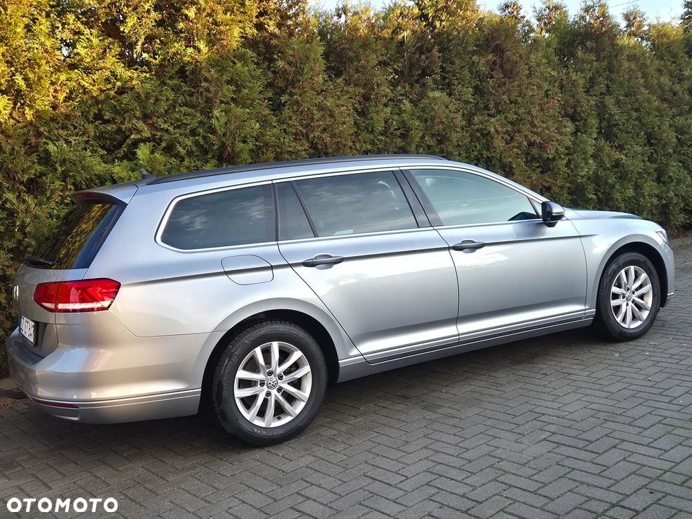 Volkswagen Passat - 12