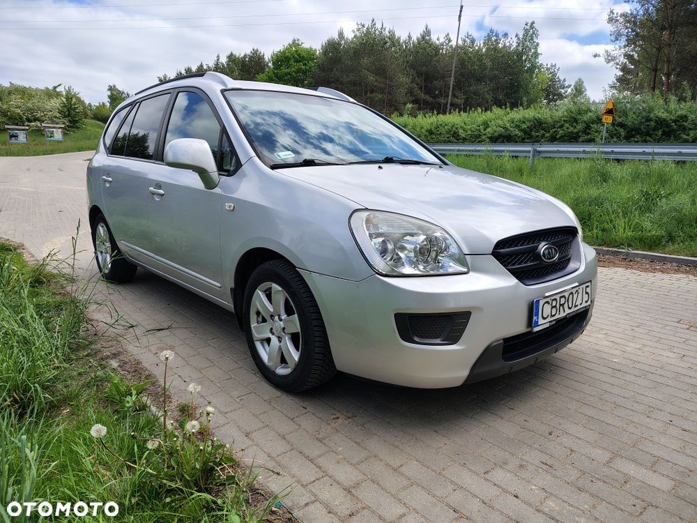 Kia Carens - 1