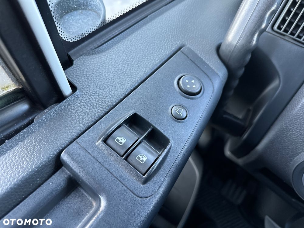 Iveco EUROCARGO 150E28 E6 - 16