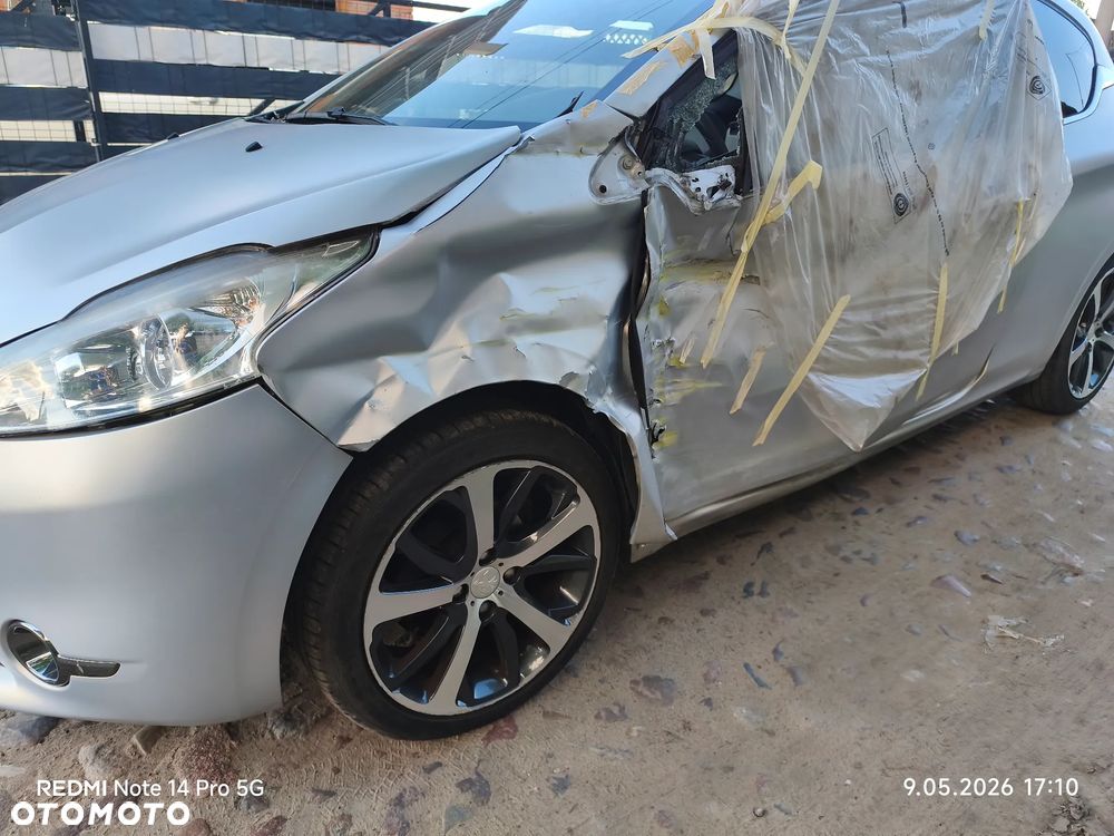 Peugeot 208 120 VTI Allure - 3