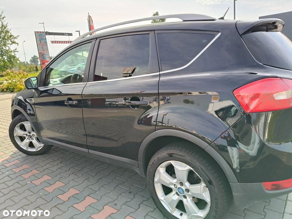 Ford Kuga 2.0 TDCi 4WD Titanium - 4