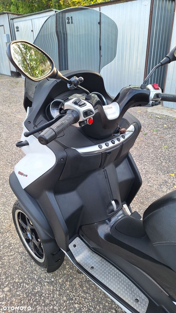 Piaggio MP-3 - 5