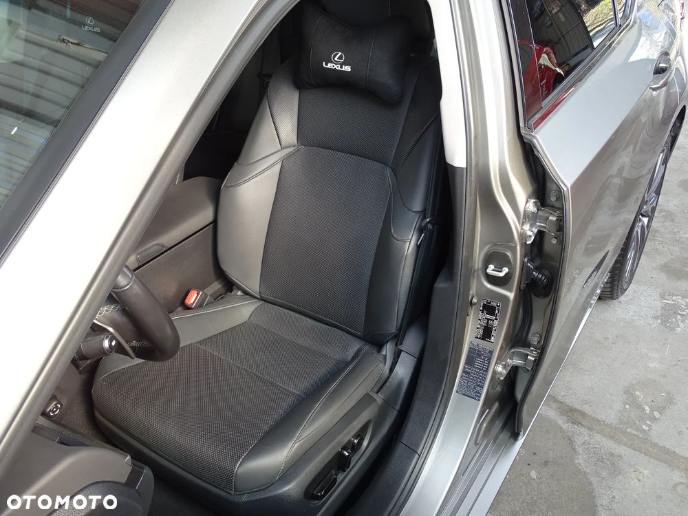 Lexus ES 300h Business Edition + - 15