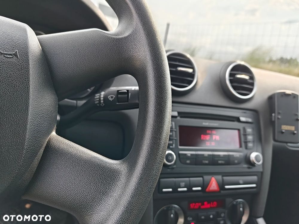 Audi A3 3-drzwiowe 1.6 Ambiente - 35
