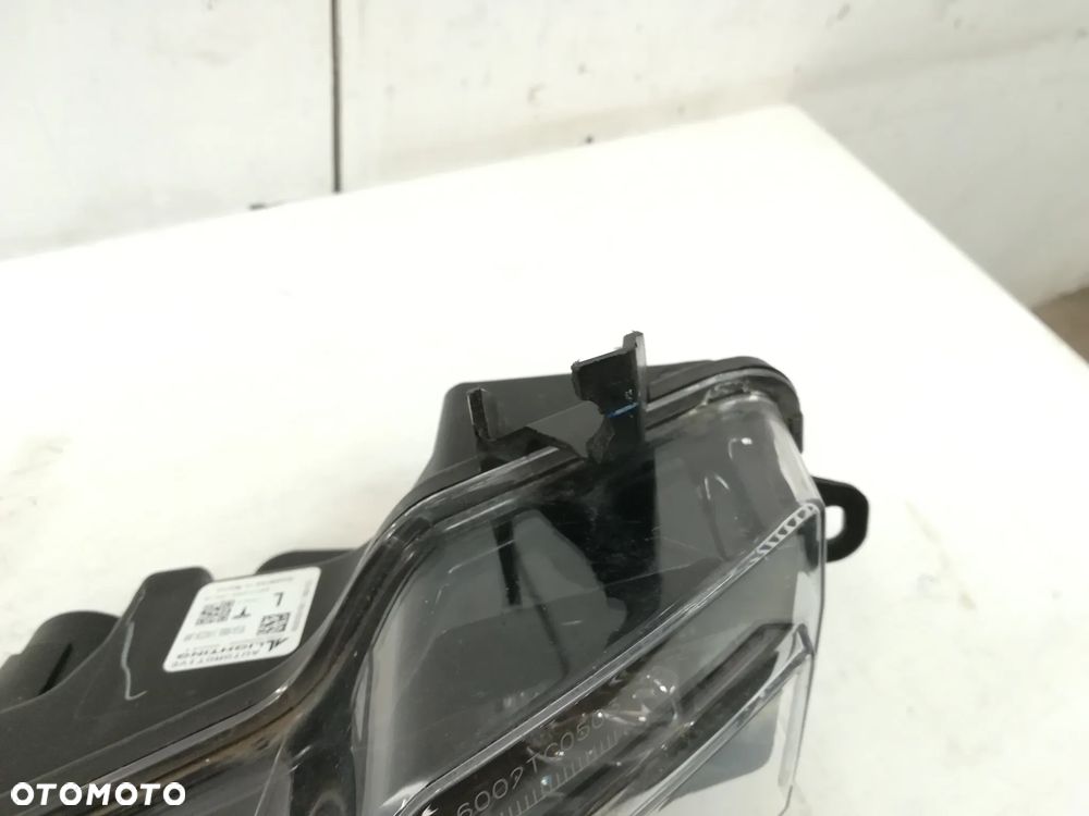 Tesla Y 3 Halogen lewy LED - 2