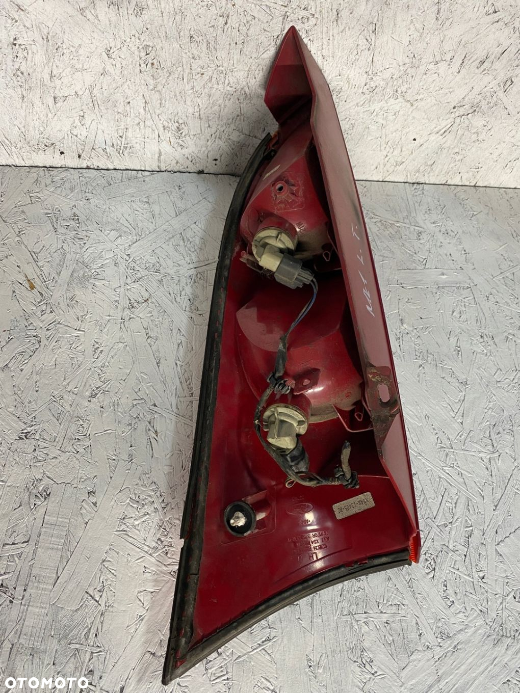 LAMPA LEWA TYŁ FOCUS MK1 HB 5D 98- XS4X13405AE - 2