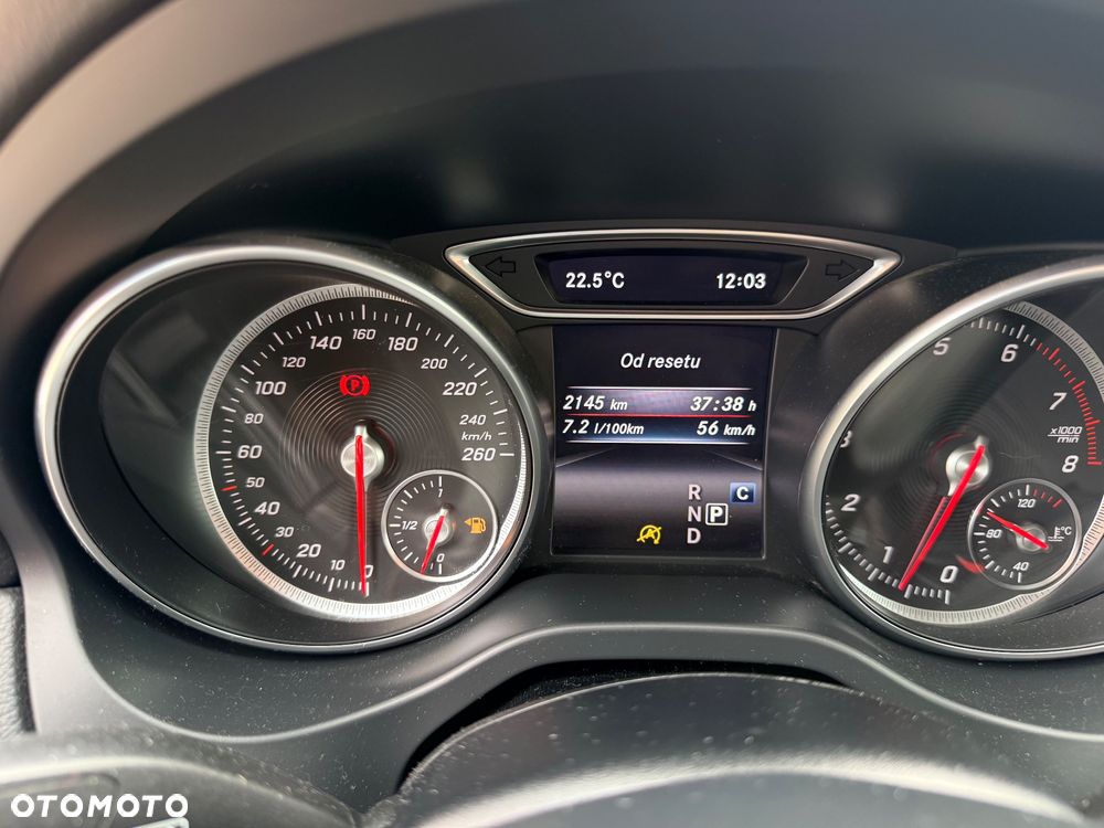 Mercedes-Benz GLA 200 7G-DCT AMG Line - 12