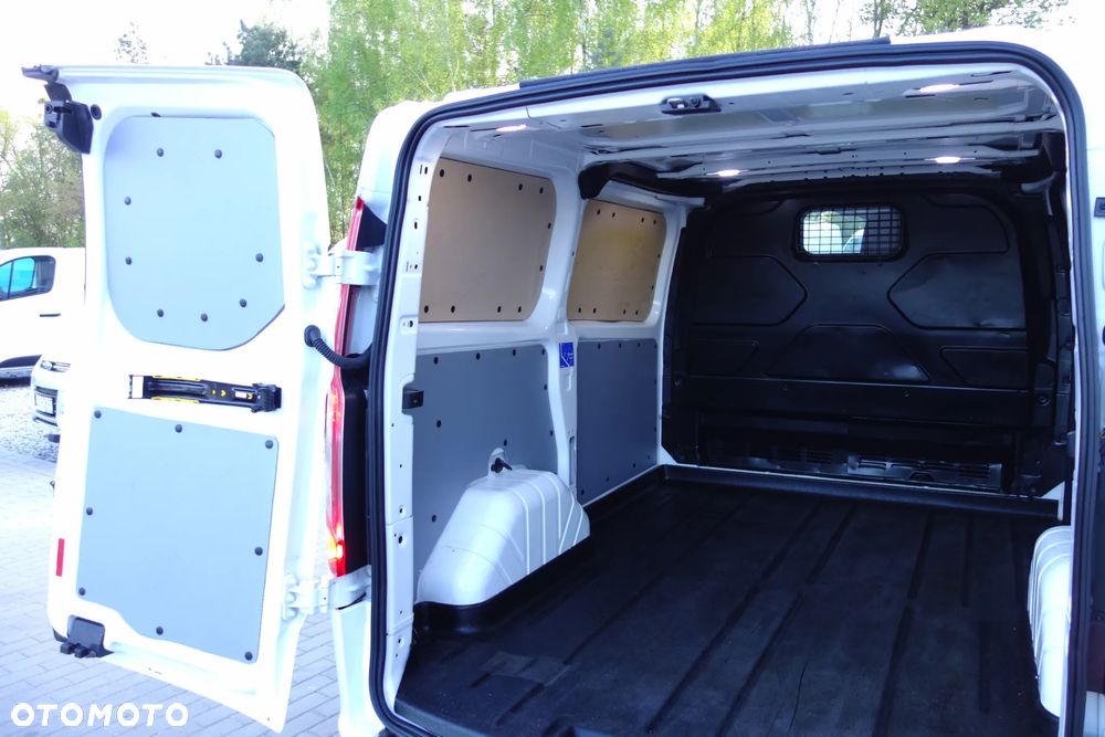 Ford Transit Custom L1H1 Automat 2.0 Ecoblue 130 KM Klima Webasto - 10