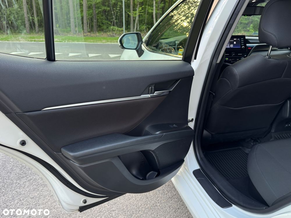 Toyota Camry 2.5 Hybrid Comfort CVT - 11