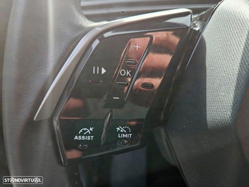 Peugeot 3008 1.2 Hybrid Allure e-DCS6 - 21