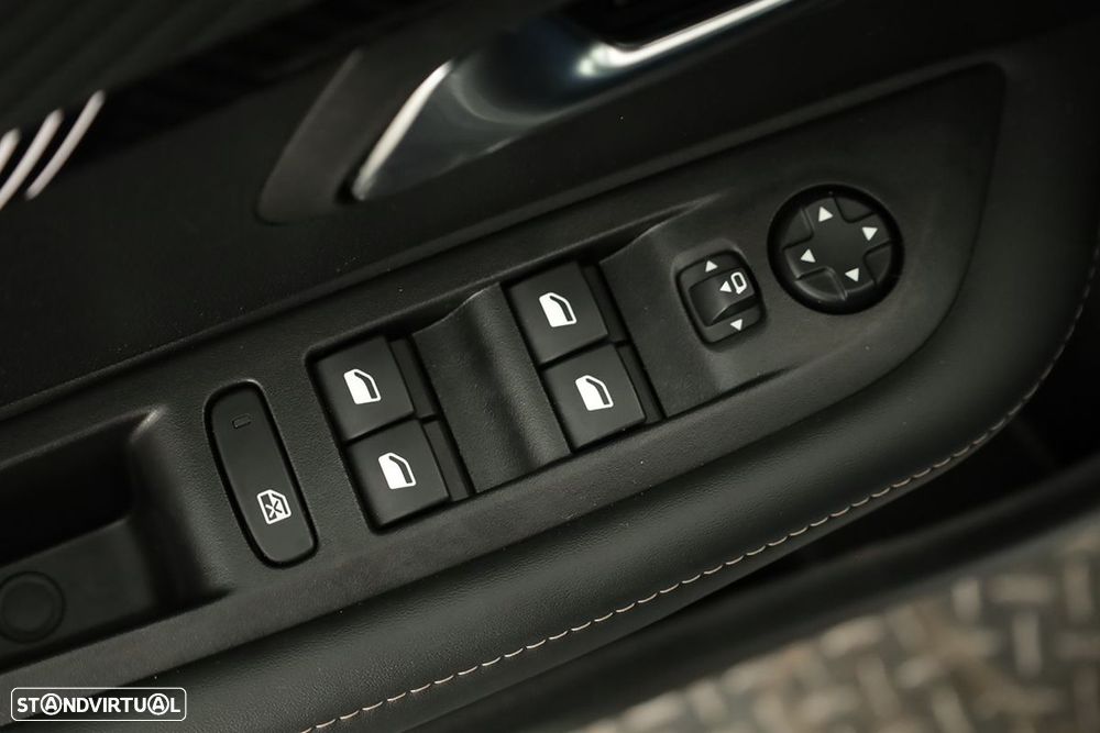 Peugeot 208 1.2 PureTech Allure - 21