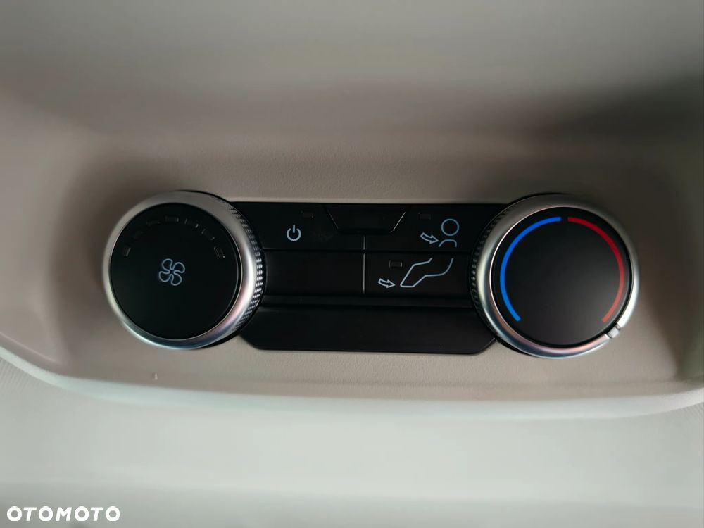 Ford Tourneo Custom 2.0 EcoBlue 320 L2 Titanium - 18
