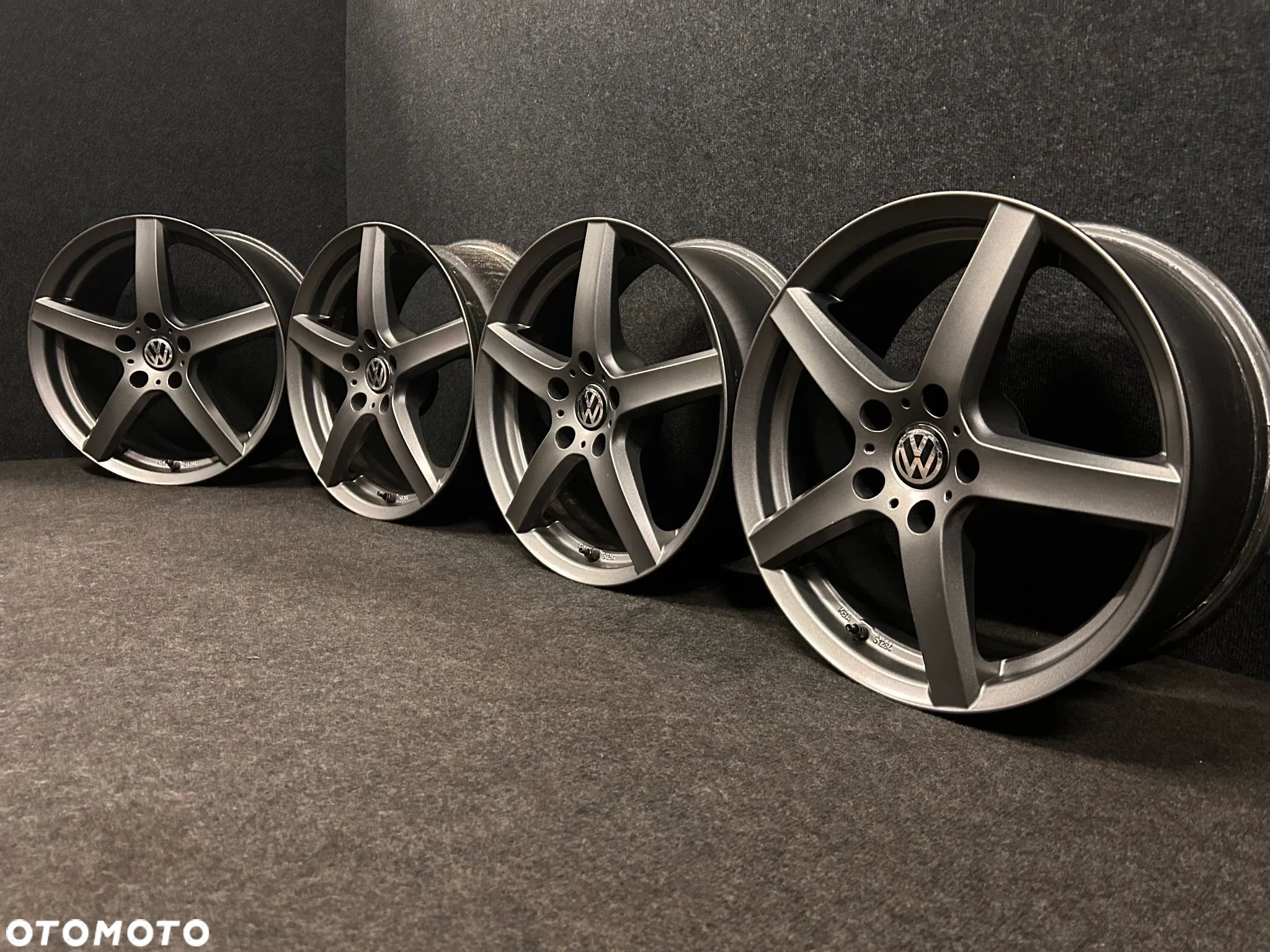 Alufelgi Dezent VW Passat B6, B7, B8, T-Roc, Touran, Tiguan, Sharan 17 cali 5x112 4szt. Ładne! - 1