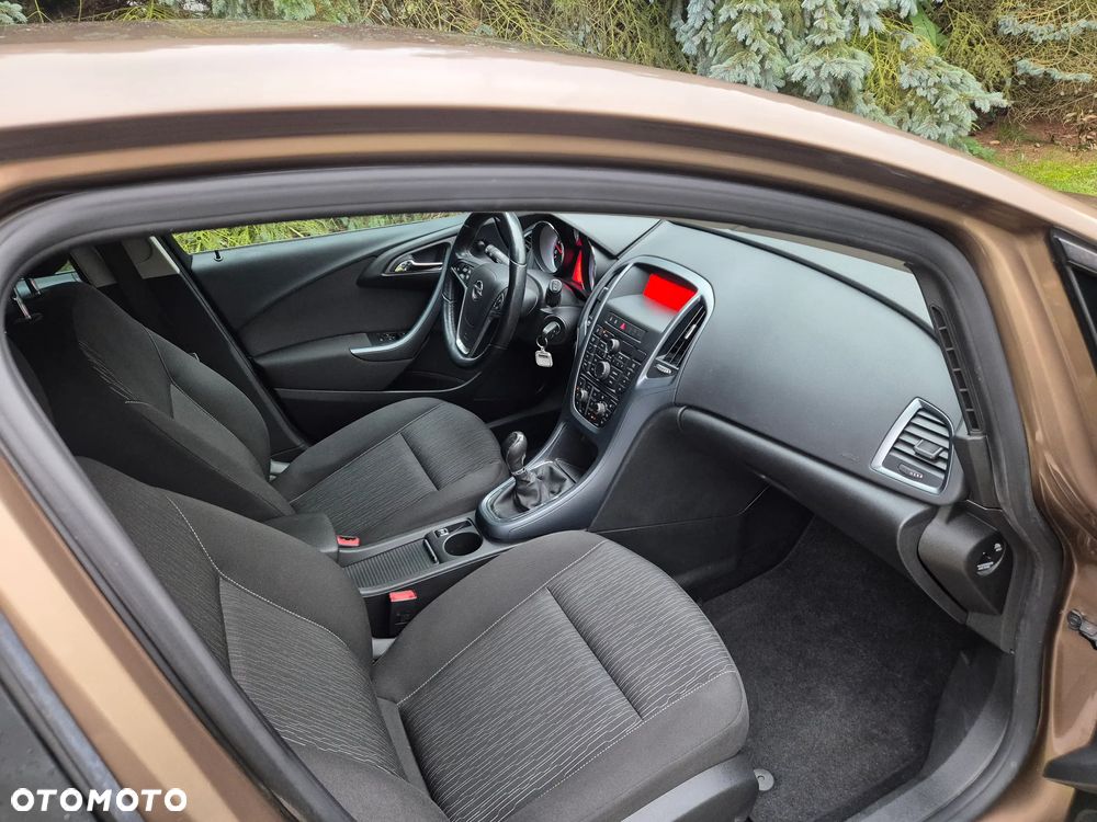 Opel Astra 1.4 Turbo Design Edition - 10
