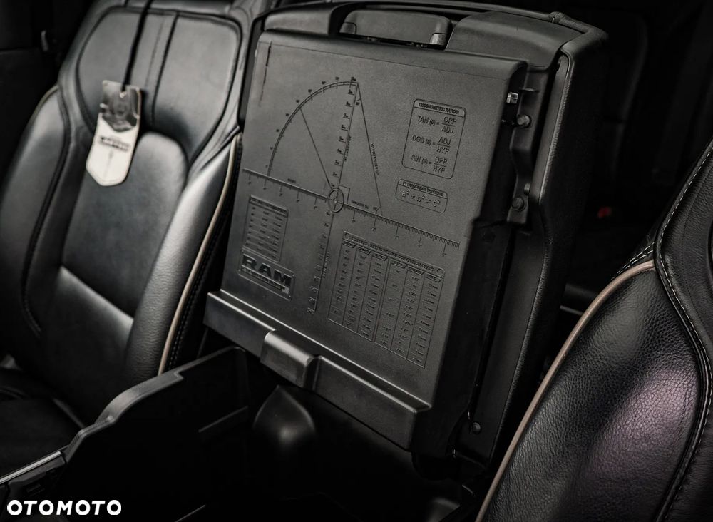 RAM 1500 5.7 eTorque Crew Cab Shortbed Limited Black - 16