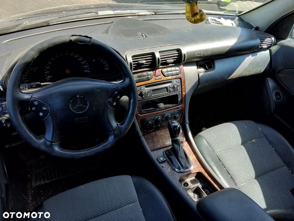 Mercedes – Benz Klasa C W203 (00-04r.) 2.0 B 163KM. Silnik 111.955 (111 955) (111955) Skrzynia 722.616 (722 616) (722616) lakier 359.Cały na części. GWARANCJA !!!  Przód Tył Zestaw Komplet Drzwi Klapa Zderzak Błotnik Maska Grill Atrapa Szyba Pas Lampa Lusterko Boczki Fotel Kanapa Kokpit Deska Rozdzielcza Przełącznik Włącznik Sterownik Przewody Wiązka Instalacja Moduł Komputer Czujnik Listwa Pompa Alternator Wtryski Głowica Rozrusznik Kompresor Sprzęgło Dwumas Silnik Skrzynia ABS Klimatyzacji Paliwa Wspomagania Kolektor Turbina Przepustnica Zawór Chłodnica Koło Hak Belka Sanki Zawieszenie Mcpherson Półoś Amortyzator Wydech Tłumik Zacisk Most - 8